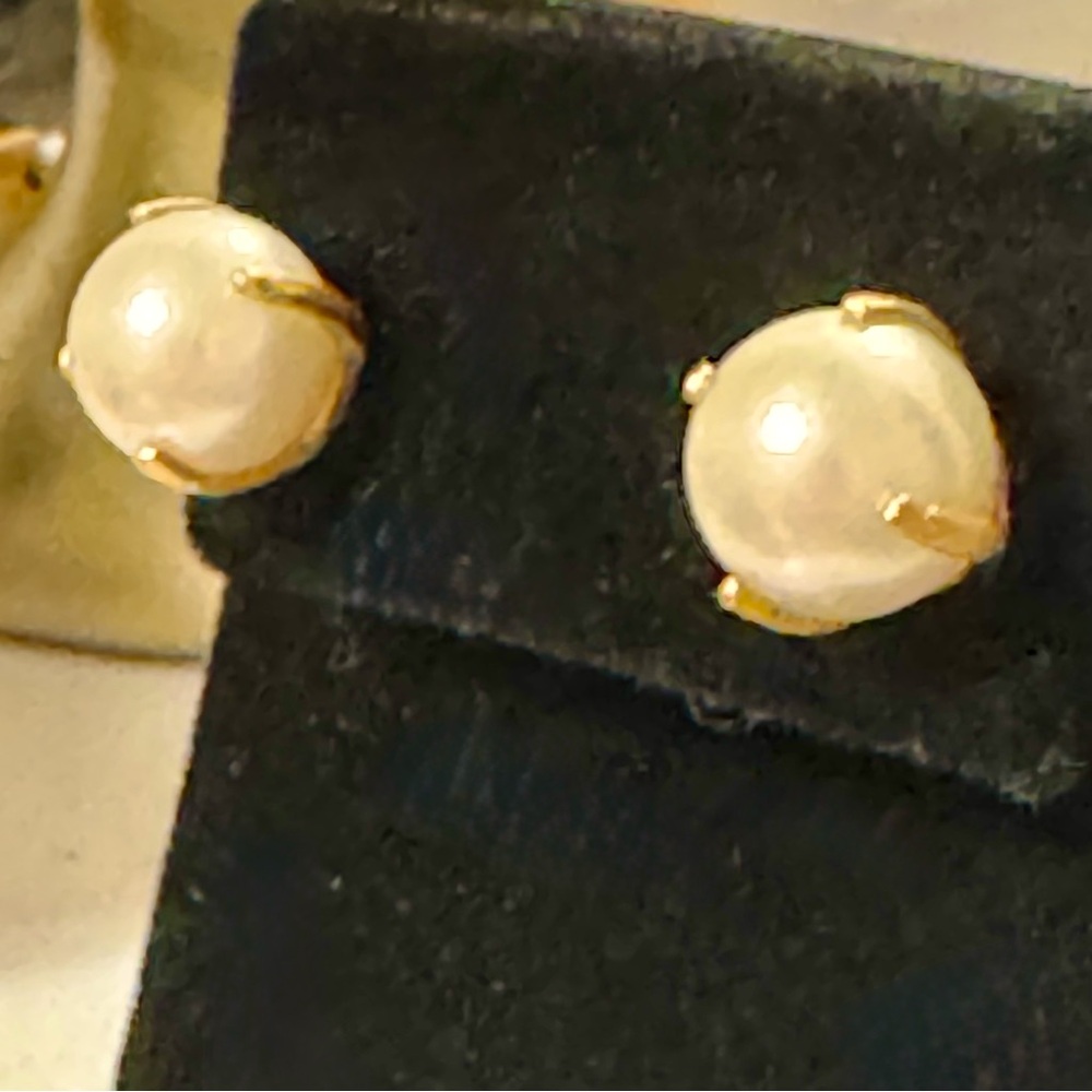 Large Pearls in Gold Claw Setting Women’s  Earrings - Picture 2 of 5